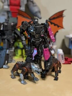 Unique Toys UT Steeljaw For Perukill AOE Lockdown Set Of 2 17 Unique Toys UT Steeljaw For Perukill AOE Lockdown Set Of 2 -MECHA REALM STORE a57171af4b