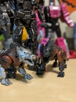 Unique Toys UT Steeljaw For Perukill AOE Lockdown Set Of 2 18 Unique Toys UT Steeljaw For Perukill AOE Lockdown Set Of 2 -MECHA REALM STORE fcc844ab86