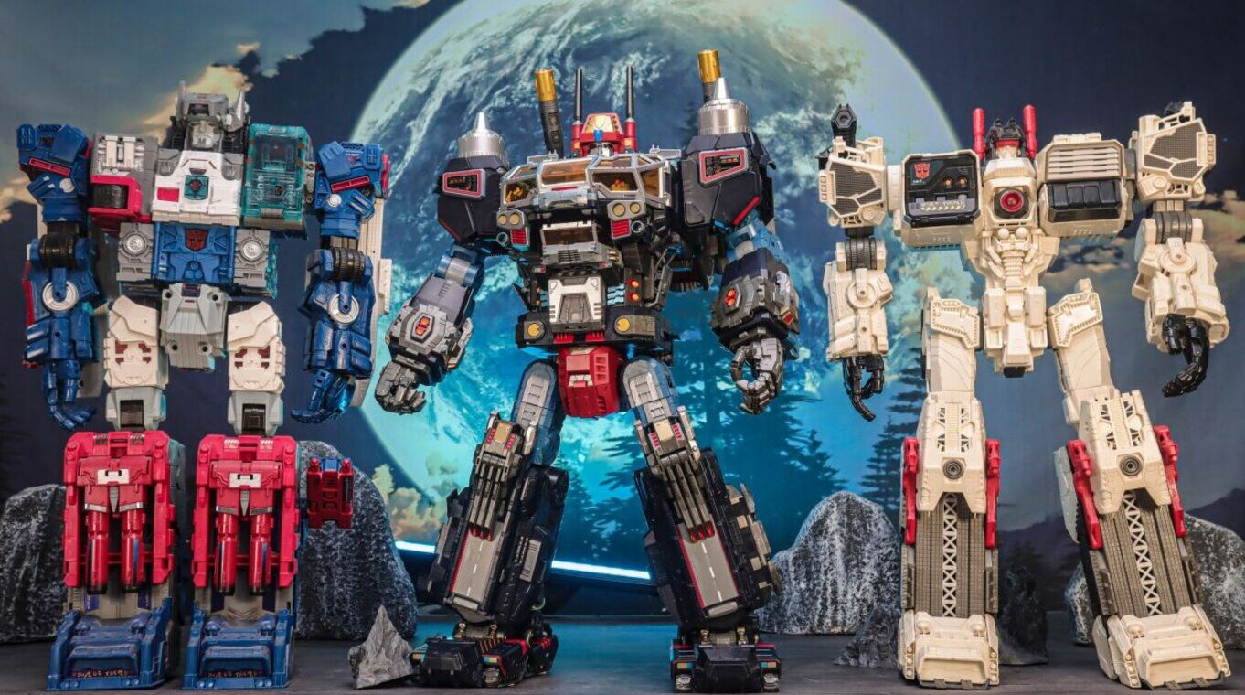 MECHA REALM STORE -MECHA REALM STORE Image of Takara Tomy DA100 Diaclone Sky Fortress Robot Base GX In Hand 6 scaled 800 e1750415251162